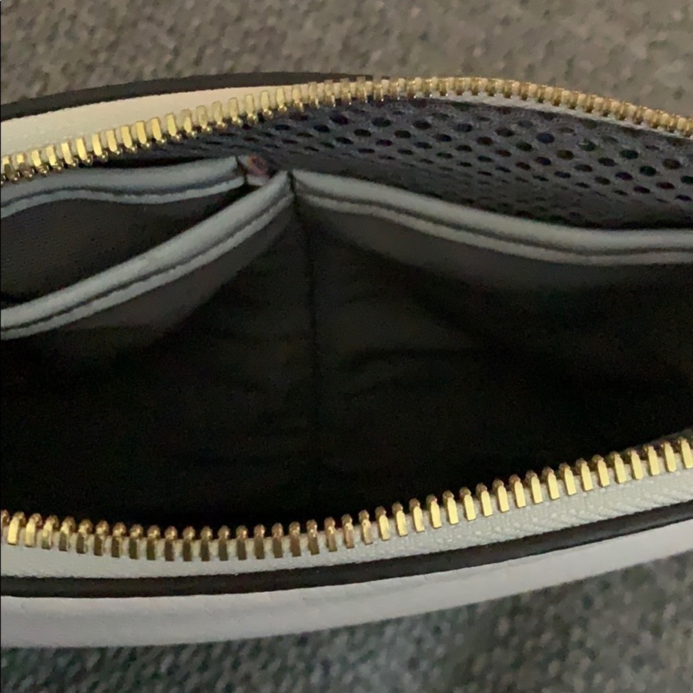 Clutch - Personal Items Or Electronics - image 4